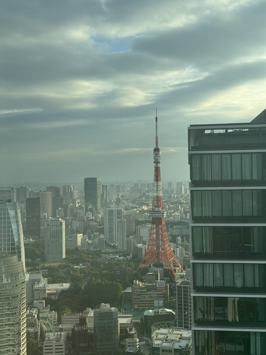 S47Kevin's tweet photo. When Tokyo Tower is at the end of your table😎#tokyo2025 #tokyotower https://t.co/HQK9EDb4yR