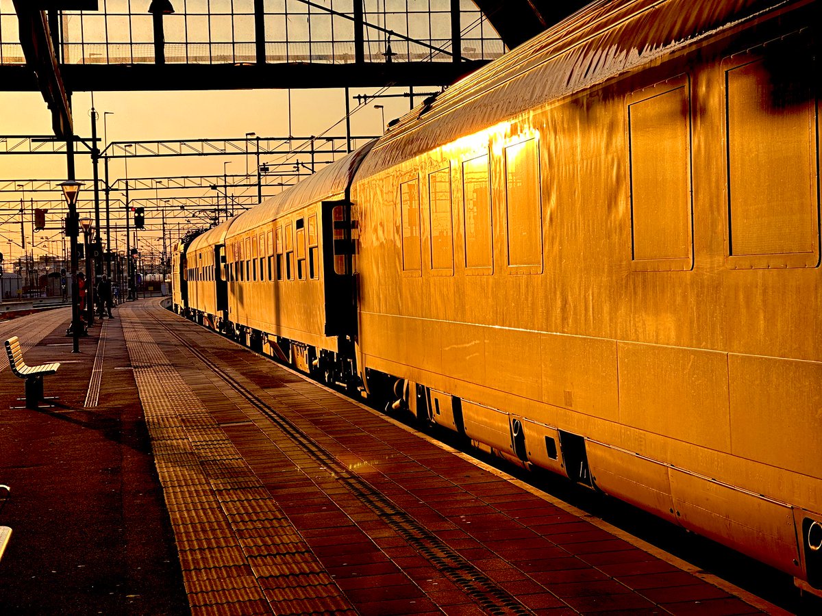 Bad News !

The SJ EuroNight train from Stockholm to Berlin will be permanently discontinued in August 2026 due to the termination of Swedish state subsidies;

Source: jarnvagar.nu/sj-staller-in-…