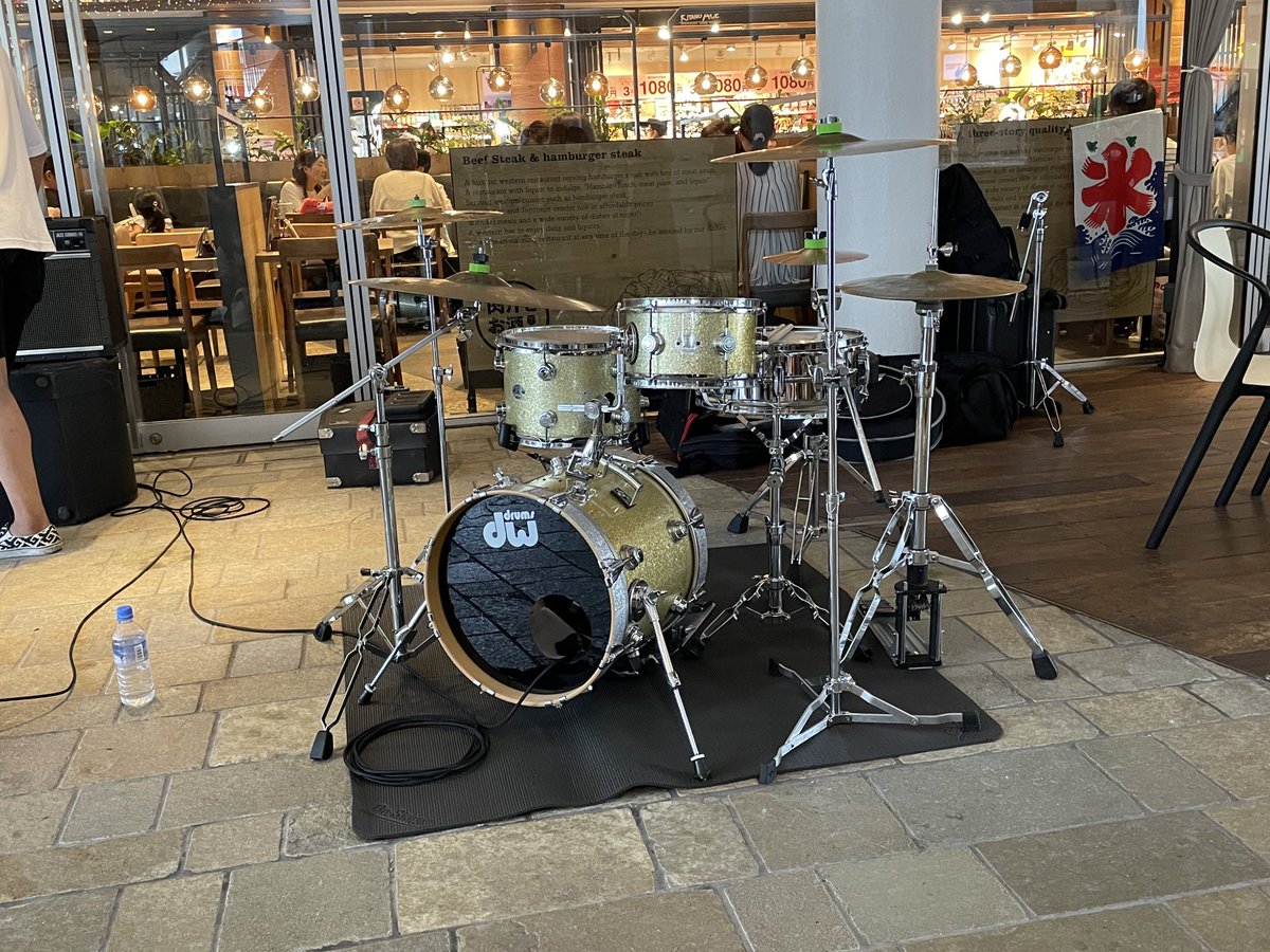 mso_hsm's tweet image. #ドラムの日
そして今夜は
ネイバーズのライブ！😄🙌
#COMPASS
#FancyWall
#NeighborsComplain