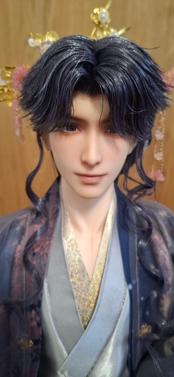 MedeaSalem's tweet image. Rafayel&apos;s hanfu arrived. The colors of the night &amp;amp; spring suit him so well. 💖💙🐟 #Rafayel #bjd #Loveanddeepspace