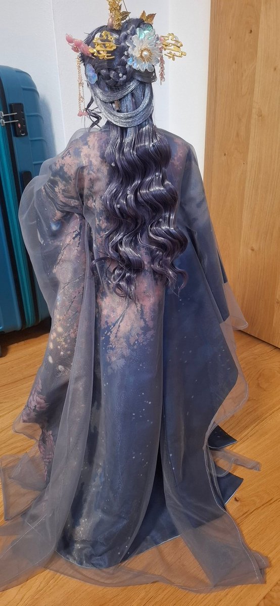 MedeaSalem's tweet image. Rafayel&apos;s hanfu arrived. The colors of the night &amp;amp; spring suit him so well. 💖💙🐟 #Rafayel #bjd #Loveanddeepspace