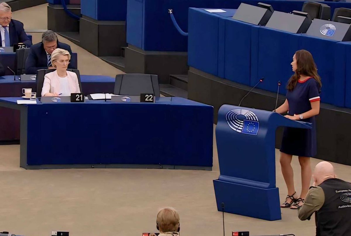 ⚡️🗳️Remarquable explication de vote de Sarah Knafo : 

« J’ai voté POUR les deux motions de censure visant la Commission européenne et sa présidente Ursula von der Leyen.

Peu m’importe qui dépose cette motion et quelles en sont les motivations, parfois divergentes et même