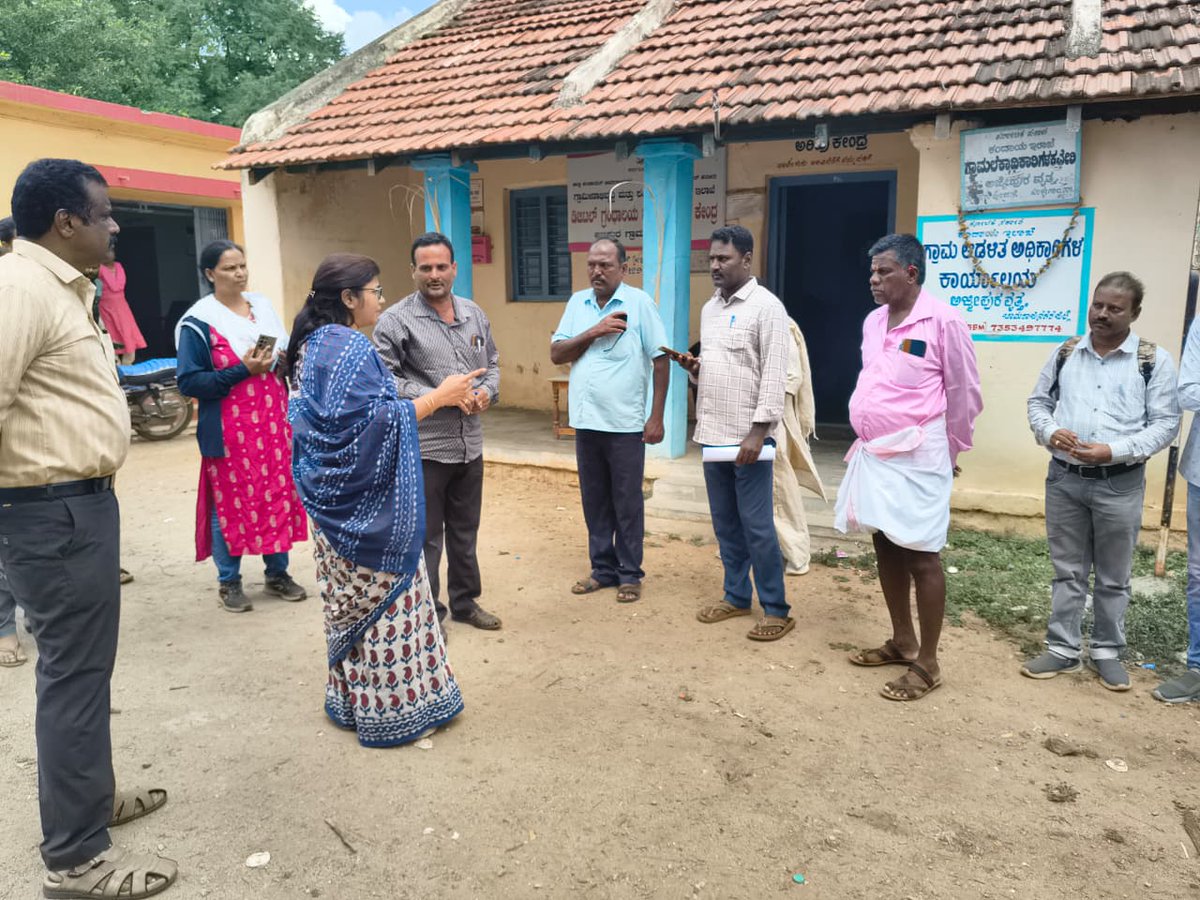 ಮಾನ್ಯ ಮುಖ್ಯ ಕಾರ್ಯನಿರ್ವಾಹಕ  ಅಧಿಕಾರಿಗಳು ಹನೂರು  ತಾಲೂಕಿನ  ಎಲ್ಲೇಮಾಳ, ಅಜ್ಜಿಪುರ  ರಾಮಾಪುರ ಗ್ರಾಮ ಪಂಚಾಯಿತಿಗಳಿಗೆ ಭೇಟಿ ನೀಡಿ ಘನ ತ್ಯಾಜ್ಯ ನಿರ್ವಹಣಾ ಘಟಕ, ಜಲ ಮೂಲ ಮತ್ತು ಕುಡಿಯುವ ನೀರಿನ ಕಾಮಗಾರಿ ಮತ್ತು ಕುಡಿಯುವ ನೀರಿನ ಸಮಸ್ಯೆ, ಕಡತಗಳು,   ಗ್ರಂಥಾಲಯ, ಅಂಗನವಾಡಿ, PHC ಗಳನ್ನು ಪರಿಶೀಲಿಸಿದರು.