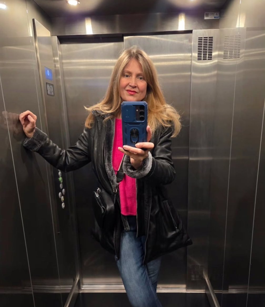 BlondeFin's tweet photo. Happy Friday to all my fellow subs and slaves 😘 

It's been a long and tiring week both physically and emotionally because of my Mistress and her fiance 😒

This week I feel like I'm starting to look and feel my age 😭

findom finsub paypig https://t.co/30eCGvncZU