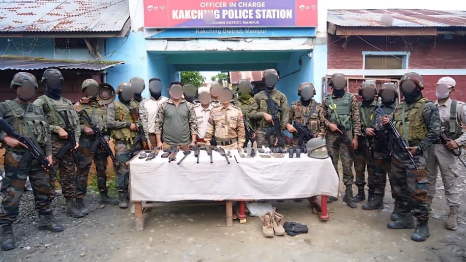 update_new78660's tweet image. Major arms recovery in Manipur&apos;s Kakching following joint operation by Assam Rifles and state police  #IndianArmedForces #tejran
