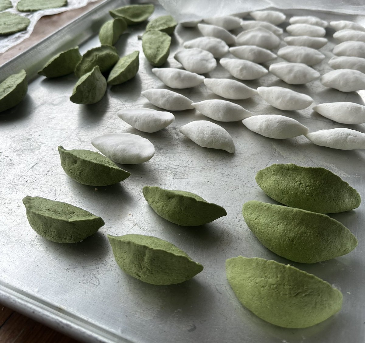 チュソクは강원도にある別荘で아버지と송편作り〜