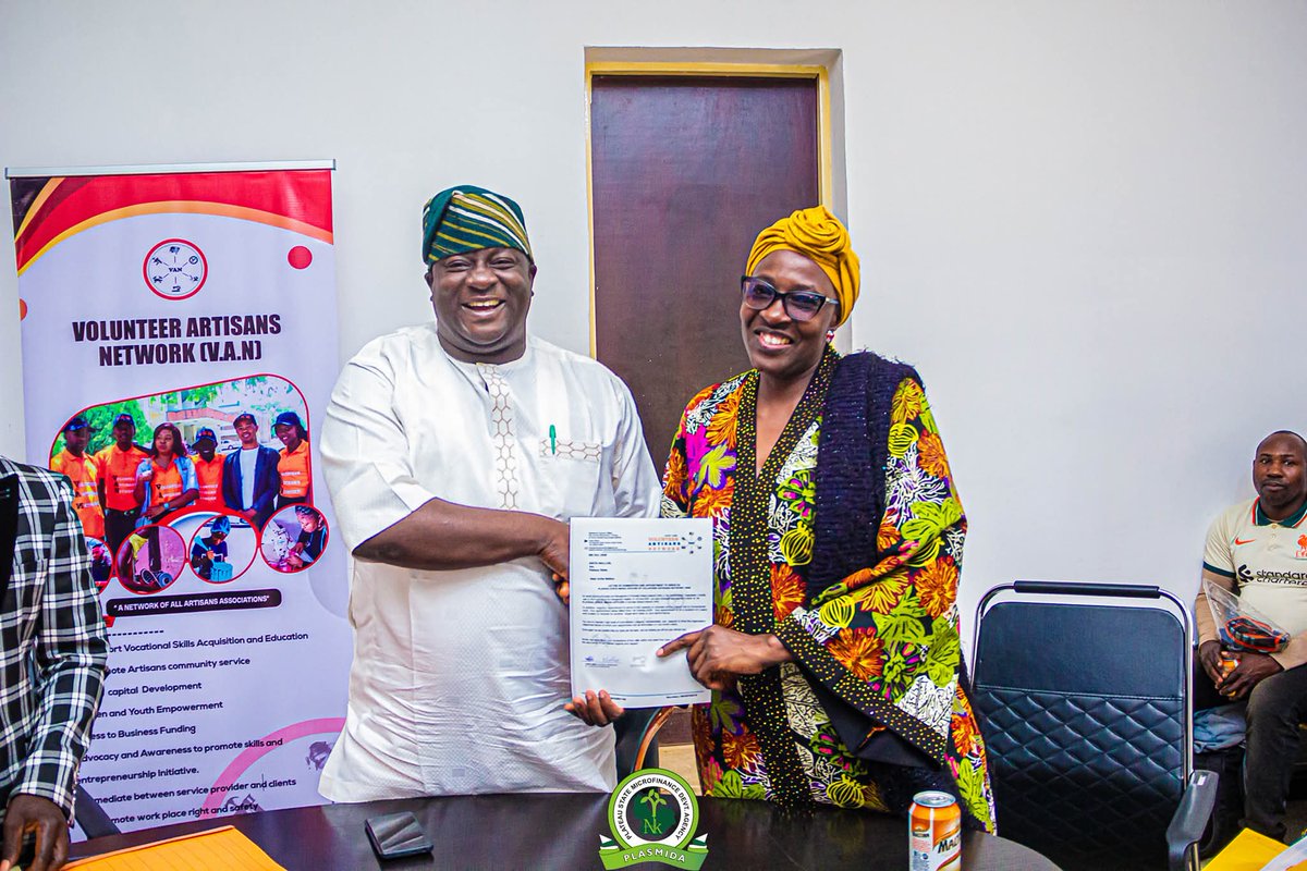 PLASMIDA tweet media