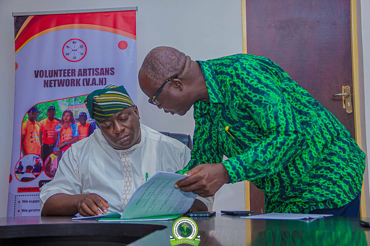 PLASMIDA tweet media