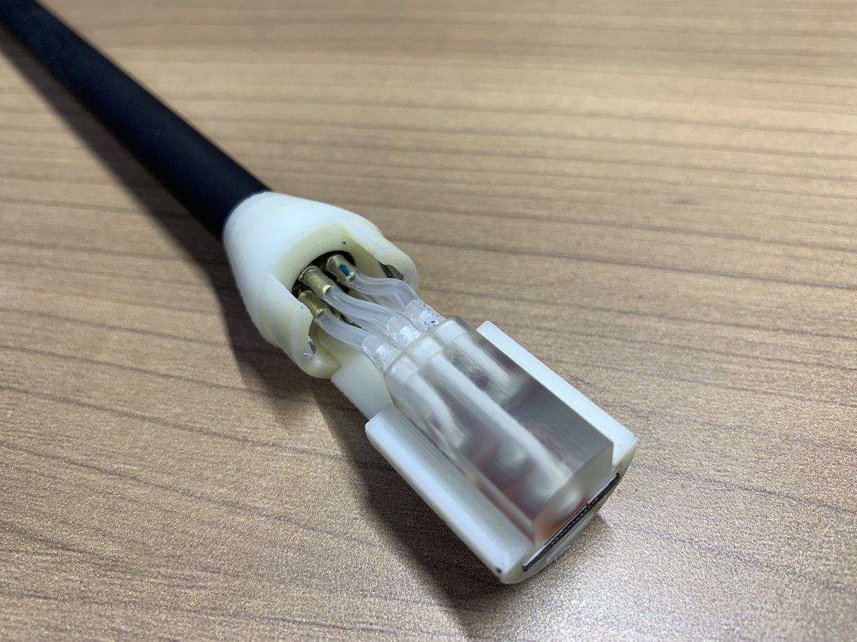 pakfat50's tweet photo. こんな感じで差圧センサーが付く予定
(写真は先先代の5孔ピトー管の試作品)
差圧センサーのドリフトは致命的なので、センサーにはSensirionのSDP3xを使ってい�� https://t.co/a94darb4TV
