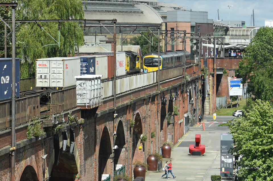 RAIL_NEWS_UK's tweet image. UK rail freight to buck economic trend? dlvr.it/TNbCs9 #aggregates #FridayFreightForum #GreatBritain #growth