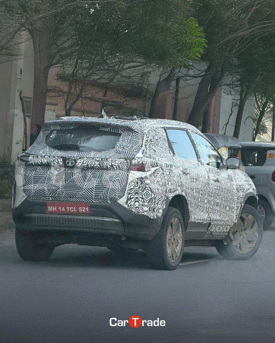A camouflaged Tata Harrier was recently spotted testing in Mumbai!

#tata #harrierev #harriet #tataharrier #ctnews #post #fypシ