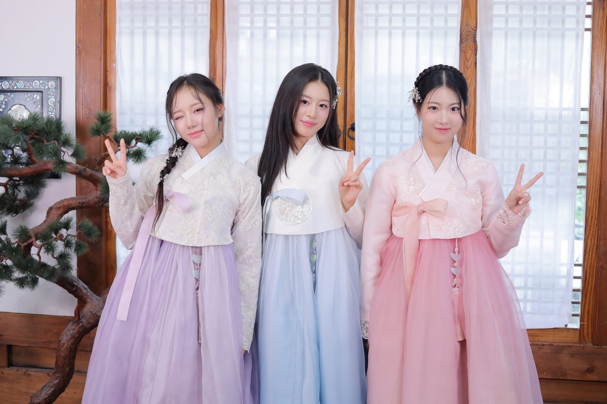 ablume pics (fan account) tweet media