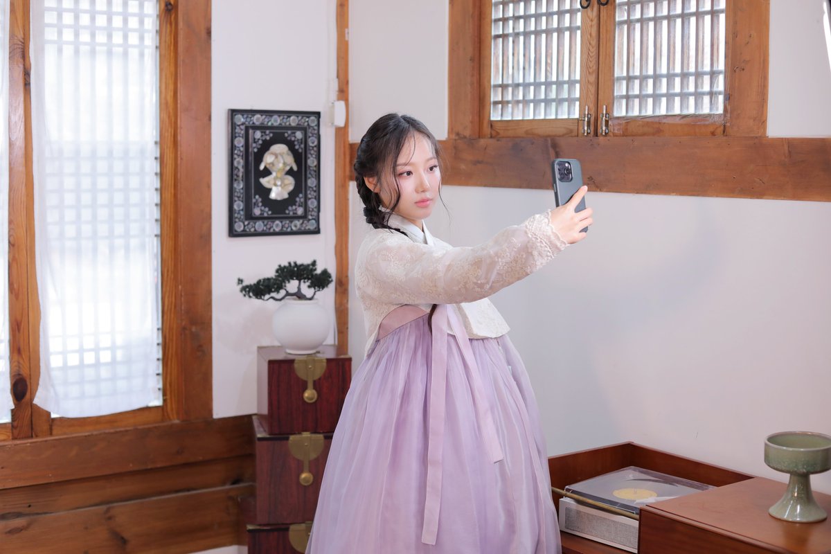 ablume pics (fan account) tweet media