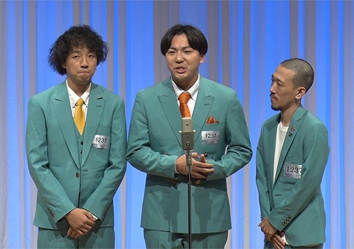 Y3M1D1's tweet image. Mー1決勝期待するトリオ。
#M1グランプリ 
#イノシカチョウ #ハスキーポーズ
#風穴あけるズ #らぶらいken