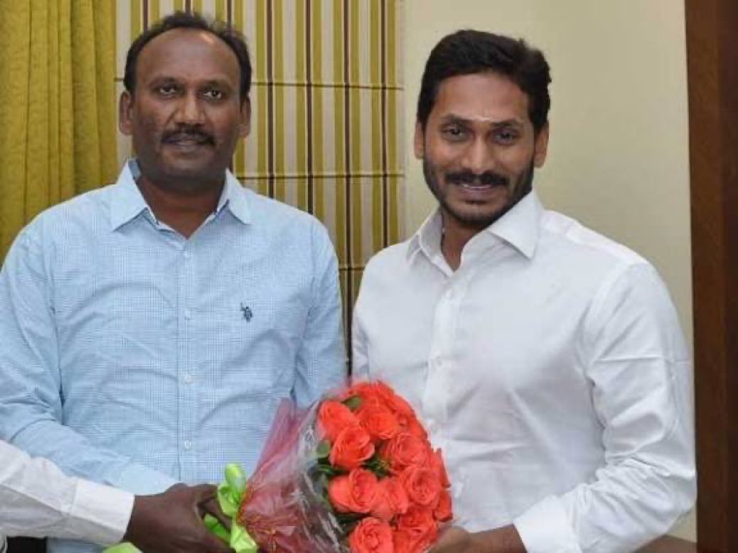 katthithee's tweet image. Welcome to Chirala Constituency Kaapu Nayakudu  Amanchi KrishnaMohan garu 

2000- ZPTC Member Vetapalem 
2006-MPP Vetapalem 
2009- MLA Chirala
2014- MLA Chirala
2019- 2024 - Runner 🏃 
#Chirala #YSRCP