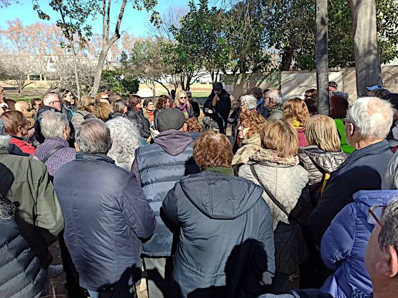 IndependentBDN's tweet image. #Badalona: Els defensors de Ca l’Arnús i els veïns de #Bufalà, es mobilitzen contra les ‘alcaldades’ d’Albiol t.ly/iIepH