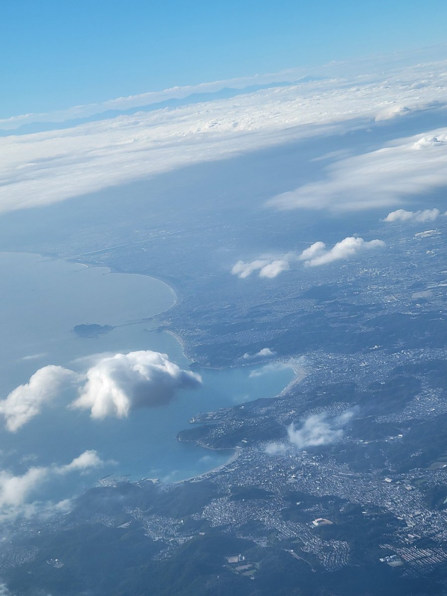 z5n_3's tweet photo. 空を飛びました https://t.co/X0UphAjbVL