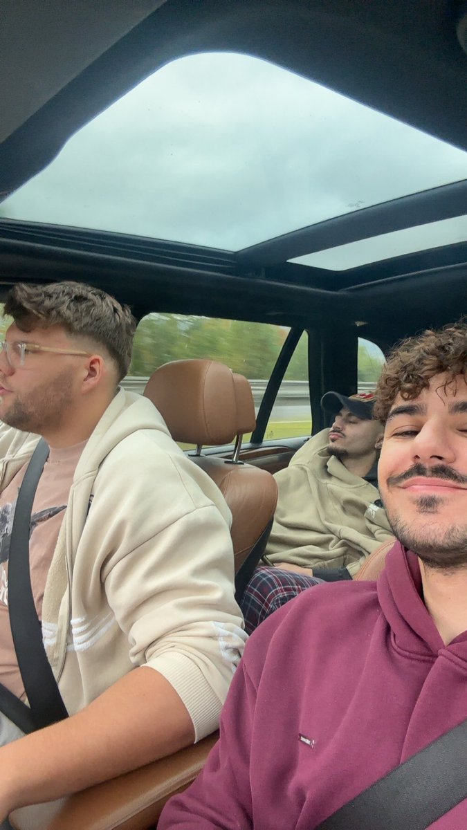 XNotrix's tweet image. Ab nach Hamburg zur Polaris uwu