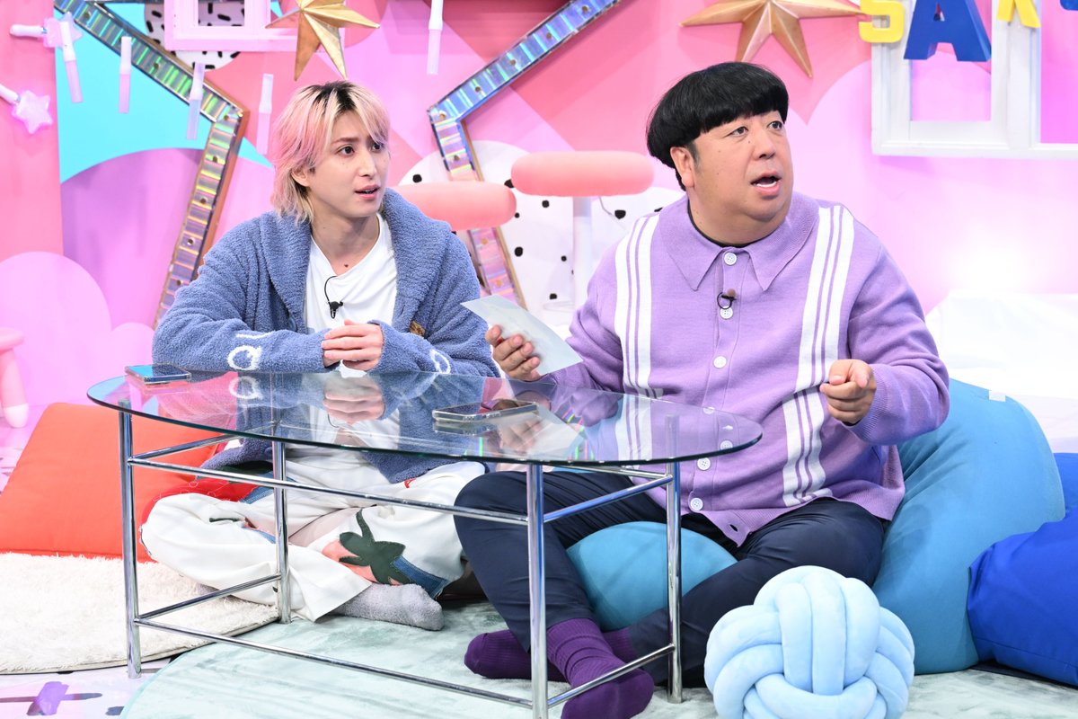 nittele_ntv's tweet image. 地上波テレビから姿を消し
YouTuberとして返り咲き!
いま大バズり中の
"ぺえ"の魅力を深掘り🔍
YouTube動画を見た佐久間大介(Snow Man)
"むき出しどころか、モロ出しの…"と
ぺえの"ありのまますぎる姿"に仰天😲
📢今夜11時30分
『 #サクサクヒムヒム ☆推しの降る夜☆』
ntv.co.jp/sakuhimu/artic…