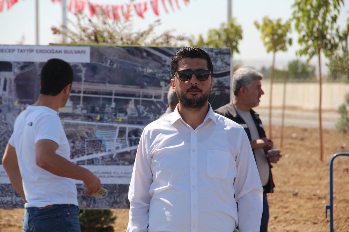 Kalp; Cenâb-ı Hakk’ın nazargâhıdır. İman ve takvanın, irfan ve hikmetin mekânıdır. Nezaket ve zarafetin membaı, ilâhî aşkın ve muhabbetin mihenk noktasıdır. Kalp; sevgi ve nefretin, cesaret ve korkaklığın, iyilik ve kötülüğün, hâsılı bütün duyguların merkezidir.
Kalbiniz iman