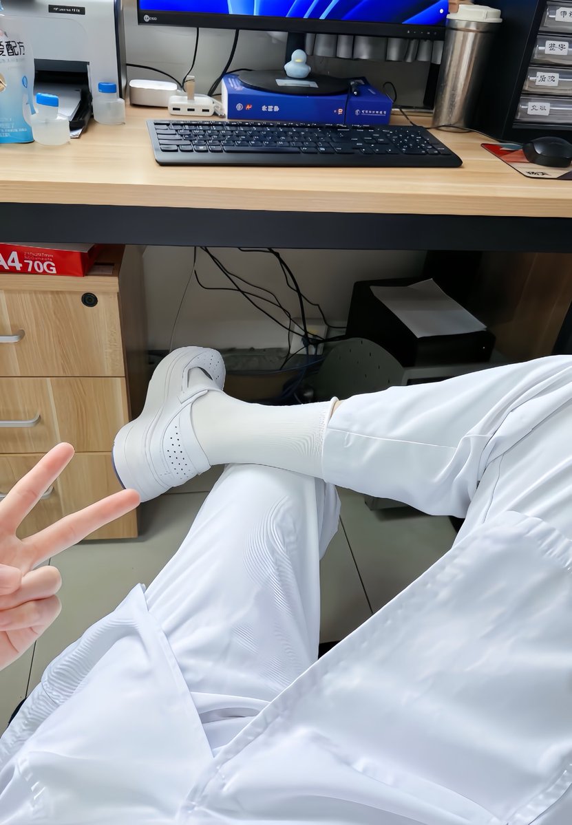 要努力工作了，不然别人肯定会说我除了长得好看，一无是处！