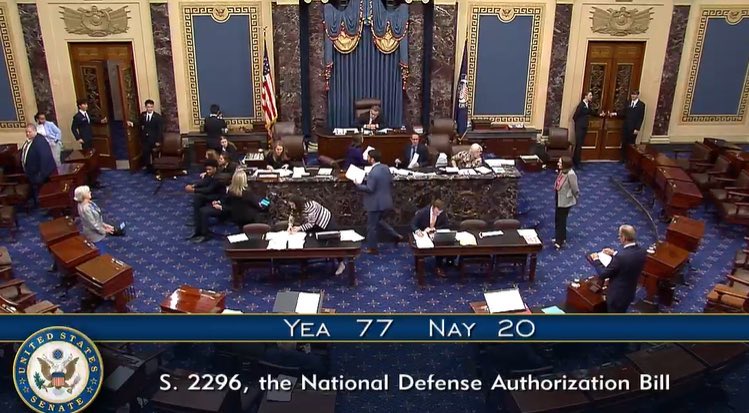 يوم للتاريخ حقاً رسمياً الإقرار على إلغاء قانون قيصر للعقوبات الأمريكية على سوريا

يوم يستحق الفرح وبداية حقيقية للانفراج الاقتصادي على الشعب السوري ونهاية لأهم حقبة من العقوبات التي شلت الاقتصاد بسبب جرائم النظام الأسدي

مبارك للشعب السوري وشكراً للجهود الكبيرة لكل الجالية