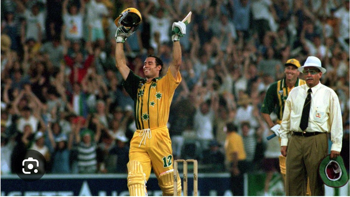 RWHOUSE27's tweet photo. @MarkGottlieb This is from January 1st 1996 from the SCG. One of my favourite cricket memories ever. Sydney test that year played in November. Stuff changes. https://t.co/uxdll5Tm19