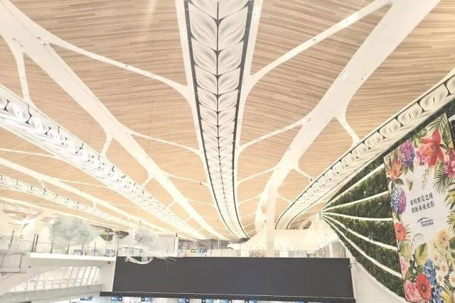 Discover_GZ's tweet photo. Once Terminal 3 becomes operational, the annual passenger capacity of Guangzhou Baiyun Airport will reach 120 million, while cargo and mail throughput will total 3.8 million tons.#passenger #cargoefficiency https://t.co/vJKaKekRrw