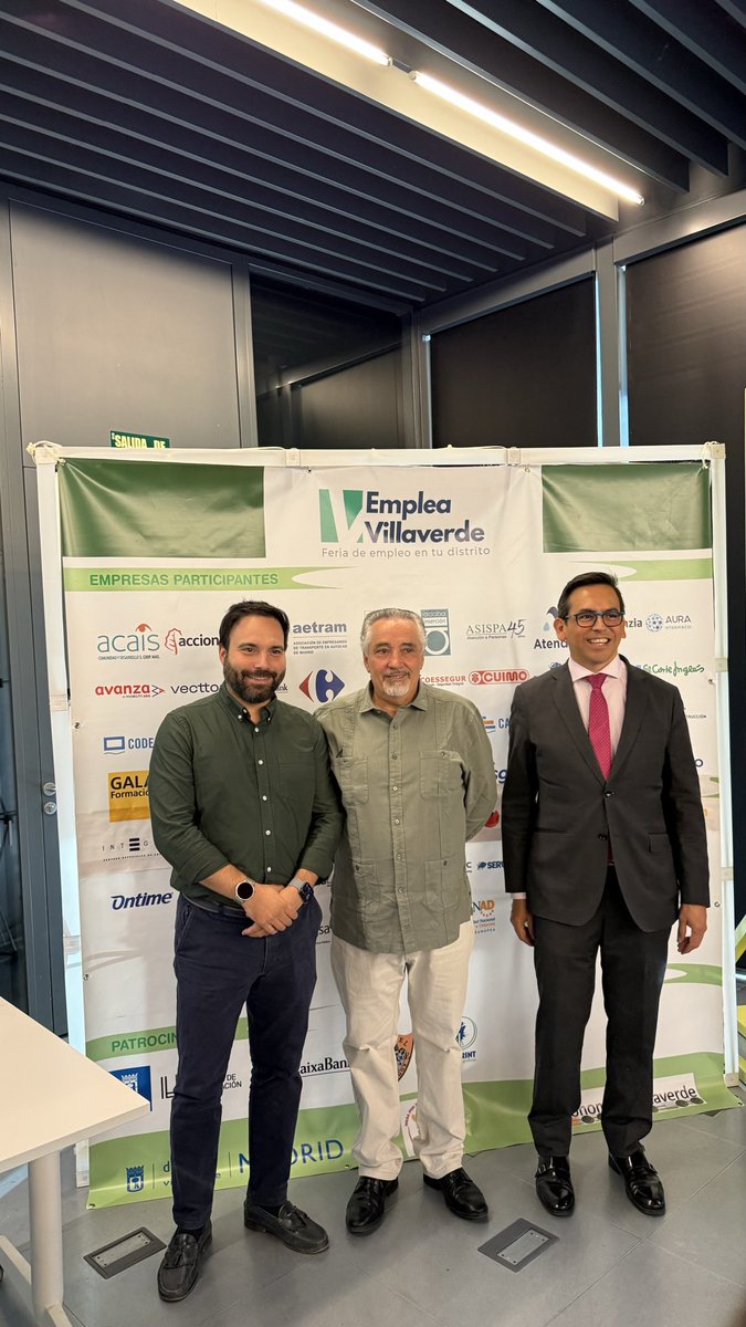 feriaemplea's tweet photo. Inauguramos la 5ª Feria de Empleo de Villaverde junto a
@OrlandoChaconT Concejal Presidente de Villaverde,
@AngelNinoQ Concejal de Innovación y Emprendimiento,
y Francisco Pascual, Presidente de Autónomos de Villaverde.

#FeriaEmpleoVillaverde #VillaverdeEmplea #EmpleoYFuturo https://t.co/wnPP8XJita