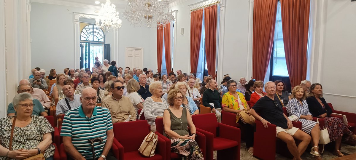 Ayer acercamos la educación financiera a colectivos vulnerables en una jornada práctica celebrada en la Fundación Miguel Castillejo, junto al <a href="/BancoDeEspana/">Banco de España</a> y el Ayuntamiento de Córdoba.
📚 Enmarcada en el programa #FinanzasParaTodos.

#EducaciónFinanciera #EconomistasCórdoba