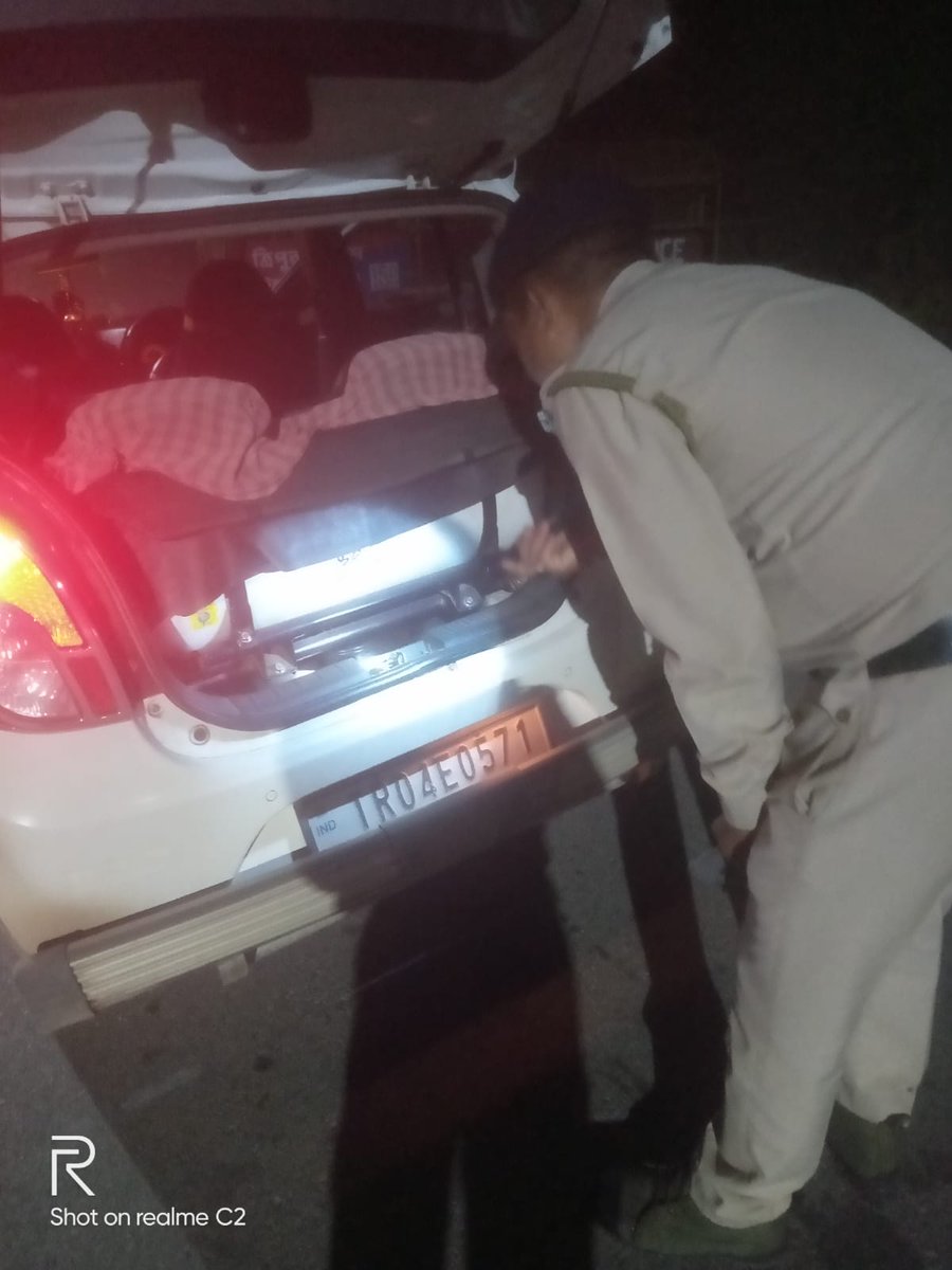 tp_north's tweet image. On 09.10.25 night Dharmanagar PS officer along with staff conducted special vehicle cheeking at Ananda bazar Naka point under Dharmanagar PS to prevent suspicious movement of illegel goods and to ensure compliance of Motor Vehicle Rules and take action against defaulters.