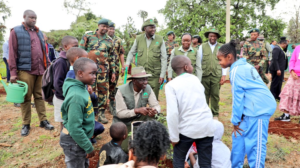 On this #MazingiraDay2025, the Green Army joined H.E. President <a href="/WilliamsRuto/">William Samoei Ruto, PhD</a> in the national tree-growing exercise at State House, Nairobi, reaffirming our commitment to ecosystem restoration and sustainable climate action across Kenya.