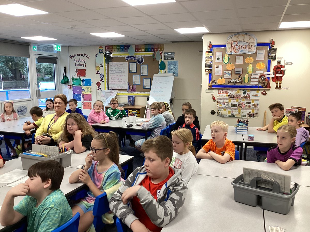 mrspyear4's tweet image. Happy Mental Health Day ☀️ 😃 
We  started  today  with  a  Healthy  Relationships  workshop  to  help  us  understand  how  to  treat  each  other  and  other  people  we  know.  Thank  you  to  the  amazing  Marie  ✨ @OURLADYSASPULL   #ourladyspshe