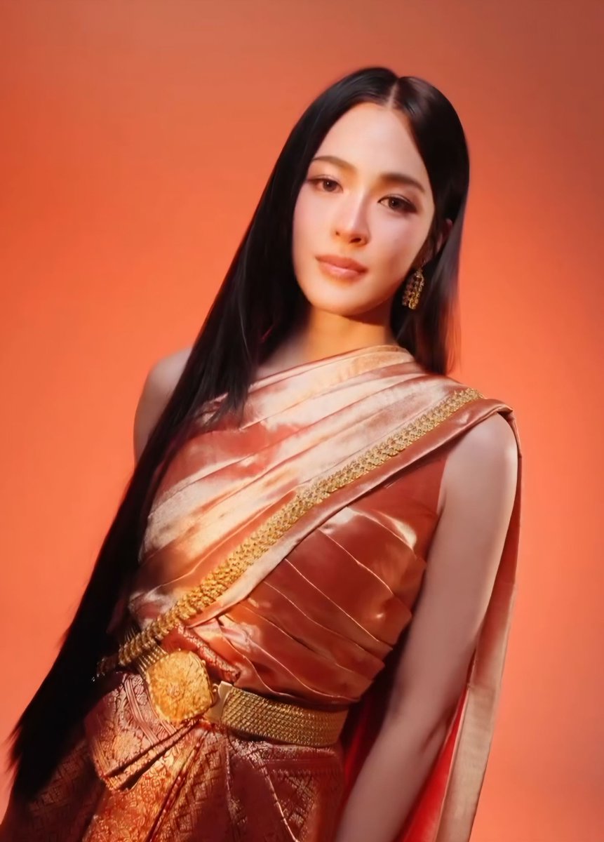 tvpoolsocial's tweet image. กรี๊ด สวย หวาน สไตล์สาวไทยมากลูกเอ้ย #หลิงหลิงคอง จัดเสิร์ฟแฟนคลับมาในชุดไทยหลากหลายสไตล์ งดงามประทับจิตมากลูก...

#ทีวีพูล #หลิงหลิงคอง #linglingkwong