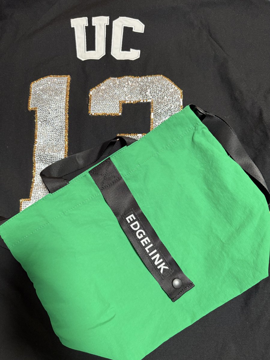 Yuna_CCN's tweet image. 福岡公演で盛り上がっているところに差し込ませていただきますが、EDGELINKのテークさんHATCHさんチョイスのバッグ届きました🫶
めちゃめちゃ緑‼️マチがあって、サイズ感が本当にライブに行くのにぴったり☺️早く持っていきたい
#梅田サイファー
#EDGELINK
#UC47