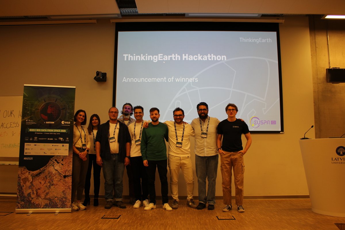 🌍 The #ThinkingEarth Hackathon at BiDS 2025 was full of innovation, collaboration, and creativity!
 
Check out our new article and video for the main highlights on the #Hackathon as well as an in depth overview of the winning projects. 

🔗: lnkd.in/eexdEYyg

#Copernicus