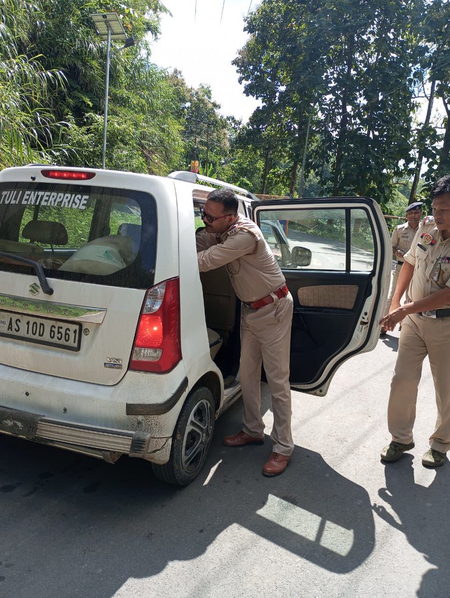 tp_north's tweet image. On 09.10.2025 Damcherra PS officer and staff conducted surprised vehicle checking at Bangsul Naka under Damcherra PS to ensure compliance of Motor Vehicle Rules and take action against defaulters.
@Tripura_Police
