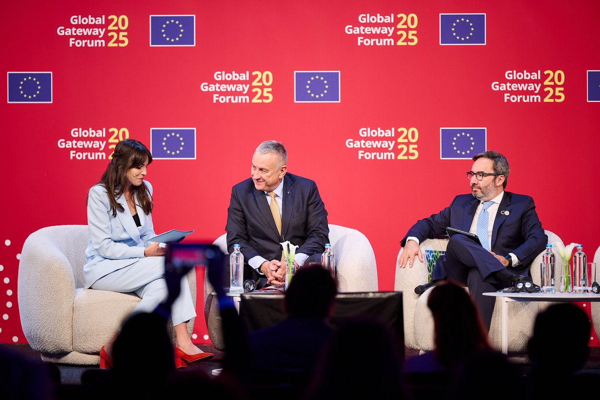 UNOPS_Brussels's tweet image. At the #GlobalGatewayForum, @UNOPS_Chief Jorge Moreira da Silva stressed that 92% of #SDGs targets rely on infrastructure. To succeed, we must bridge finance, policy &amp;amp; implementation gaps. 
#GGF #GlobalGateway 🌍 @EU_Partnerships