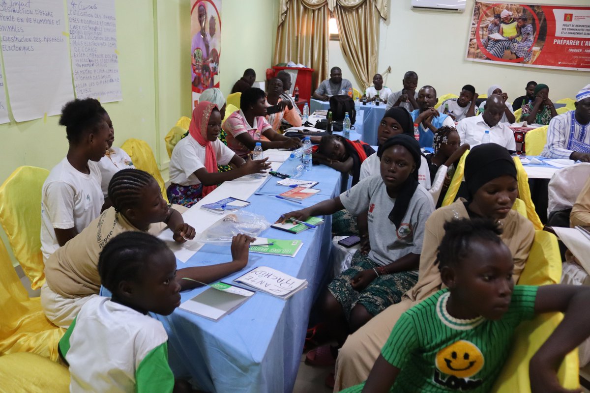 SaveChildrenBF's tweet image. Focus sur la participation des enfants

 “Rien pour les enfants sans les enfants.”
Avec #SINI_Gnèsigui, @SaveChildrenBF place les jeunes du Burkina Faso au cœur de la lutte contre les risques climatiques.
Ils deviennent acteurs, observateurs et conseillers météo
#Climat