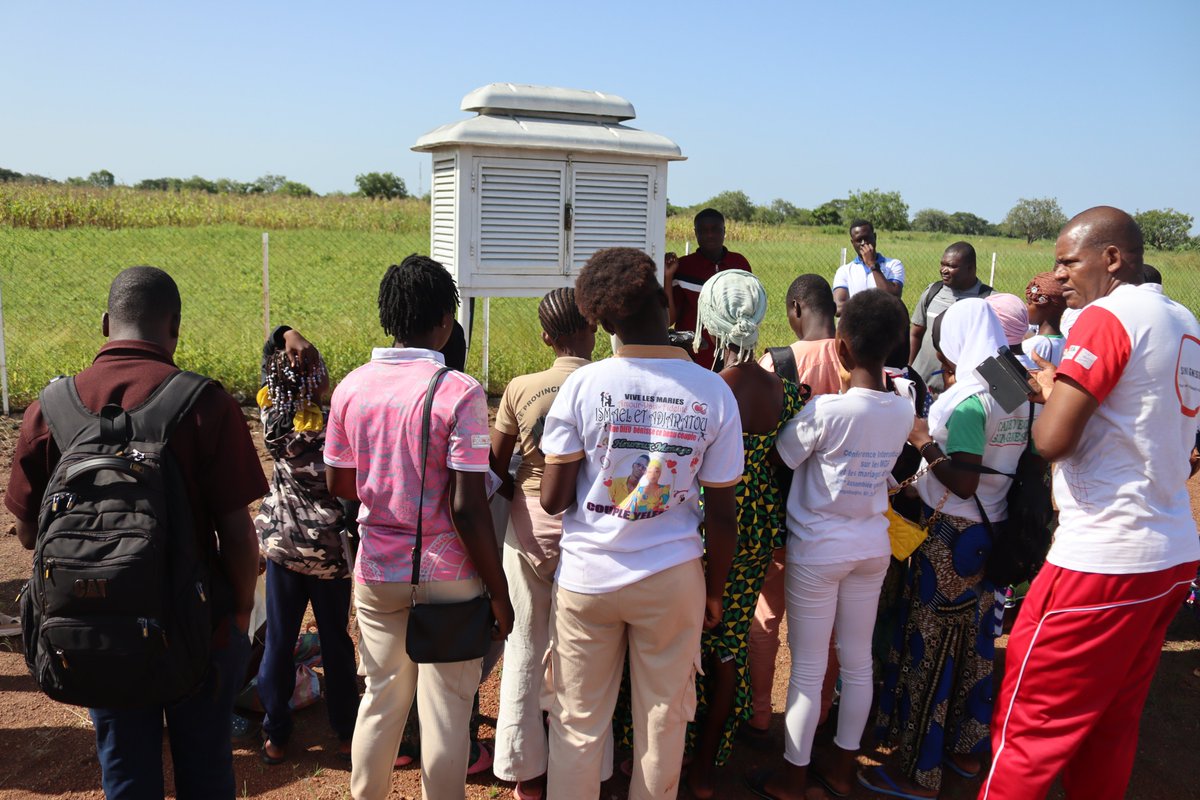 SaveChildrenBF's tweet image. Focus sur la participation des enfants

 “Rien pour les enfants sans les enfants.”
Avec #SINI_Gnèsigui, @SaveChildrenBF place les jeunes du Burkina Faso au cœur de la lutte contre les risques climatiques.
Ils deviennent acteurs, observateurs et conseillers météo
#Climat