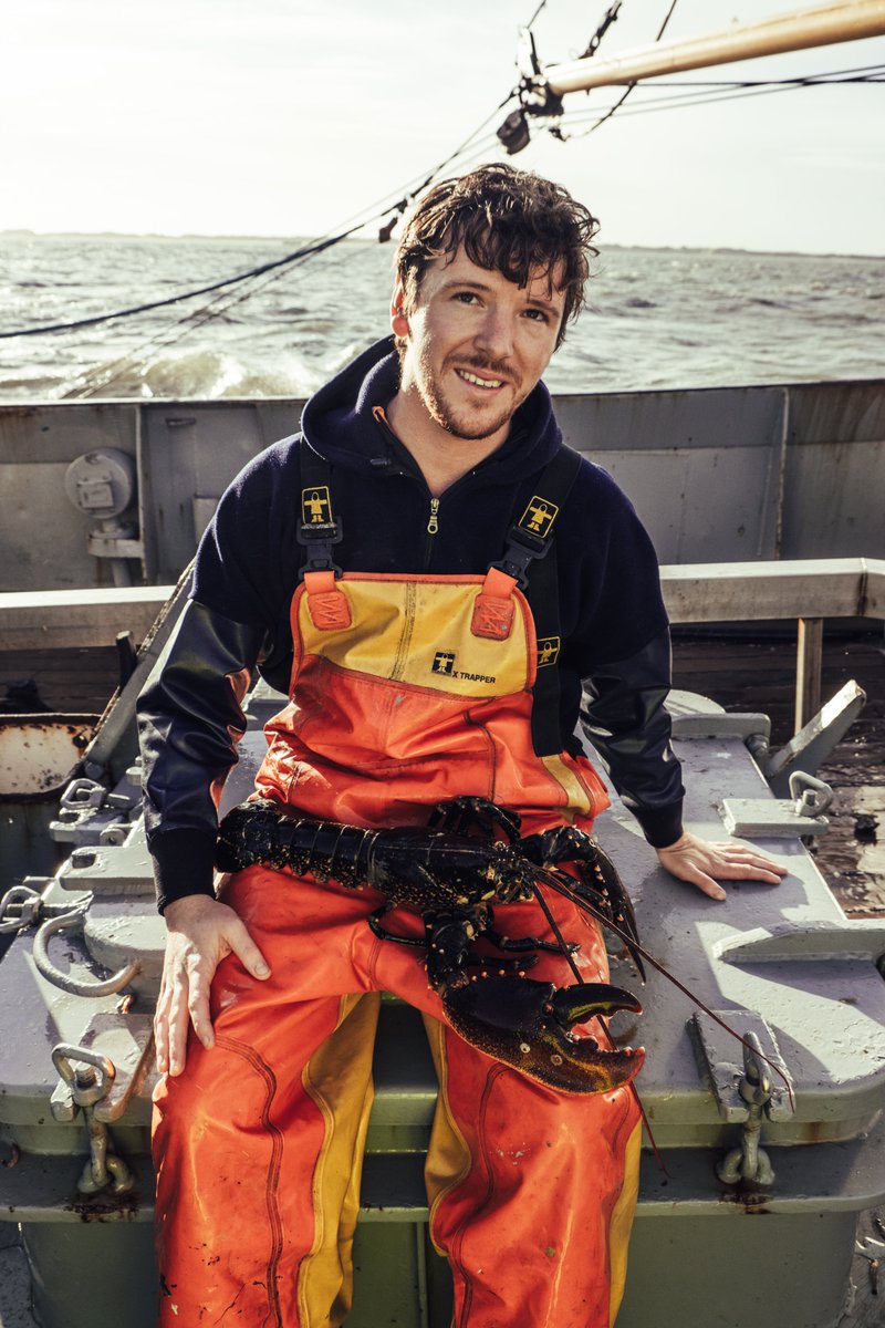 Vandaag zetten wij de visserijsector in de spotlights. Van kotter tot keuken, van visser tot chef samen zorgen ze voor u eten. Top kwaliteit van dichtbij! #VrijdagVisdag #VanKotterTotKeuken #BBBlevert ☘☘☘