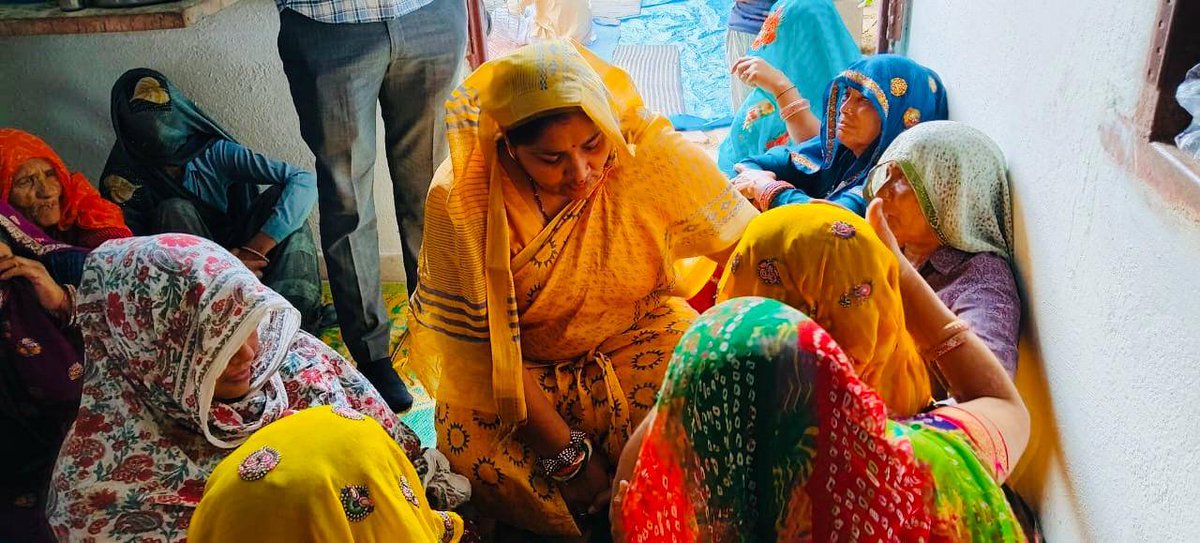 समाज के गांधी परिवार पर जो आपदा टूटी है, उससे हर समाज का हर व्यक्ति मन से अत्यंत दुखी है। बोलने वाले कम हैं, लेकिन सभी के मन में गहरा दुख है। बस यही प्रार्थना है कि भगवान इस परिवार को इतने बड़े दुःख को सहने की शक्ति प्रदान करें।🙏