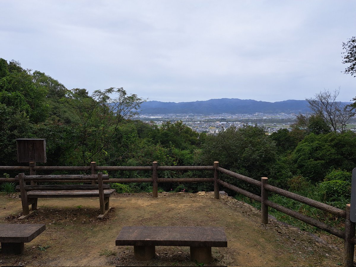 涼しくなってきたので、地元和歌山の紀伊風土記の丘を散歩してきました。山登りで己の体力の低さを改めて思い知る