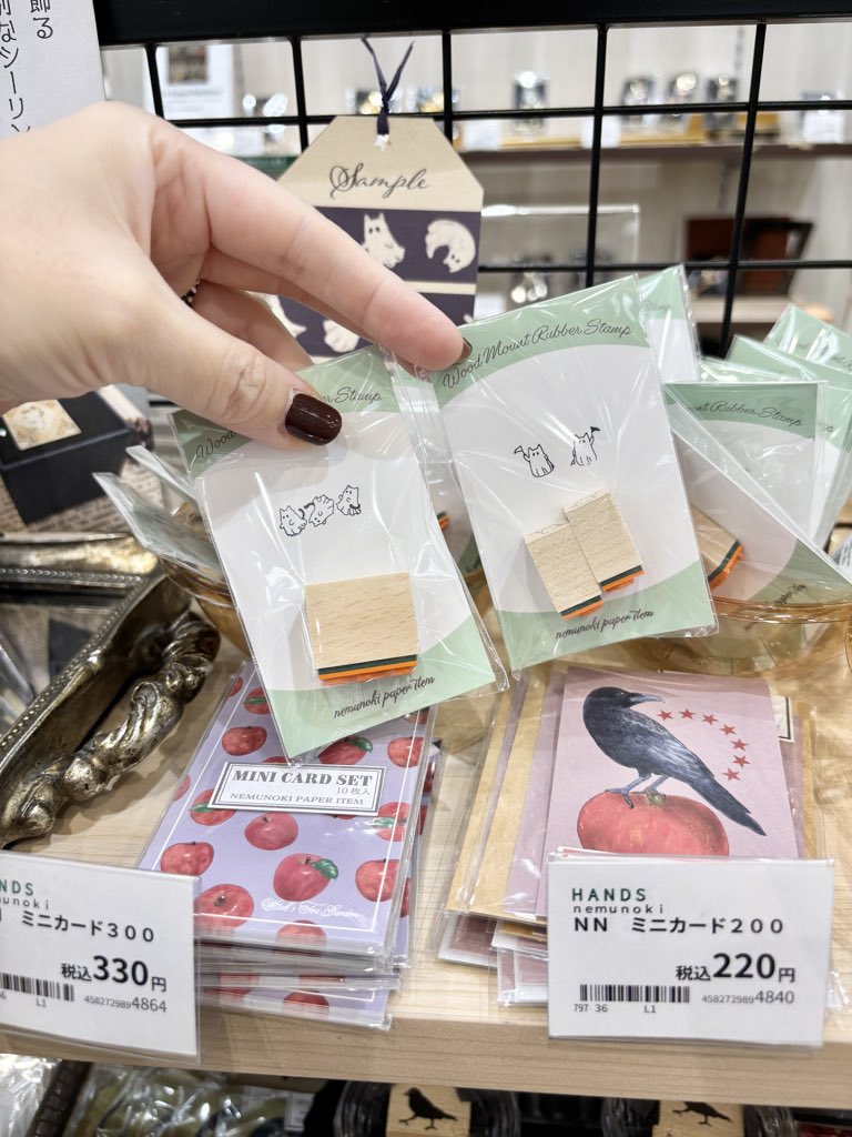 n_e_m_u_n_o_k_i's tweet image. #まいにち魔法 in 新宿ハンズ
追加納品してまいりました！
完売していたおばけねこちゃんスタンプもたっぷり並べてきました👻
初日になかったヴィヴィとアルのスタンプセットもおすすめです🐈‍⬛🐦‍⬛