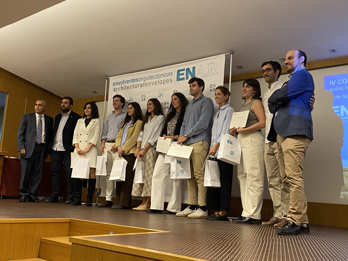 me_macia's tweet photo. 🏆 Ayer 9 de octubre se celebró en
@etsamadrid el acto de entrega de premios IV Concurso ENAR  Fachadas.📷Los AlumniCEU
@USPCEU @FundacionCEU, Marcos Bigliardi y Manuel Fustamante, fueron premiados en las categorías de Detalle Constructivo e Idea Innovadora de Envolvente. https://t.co/qyW9Oxfh6u