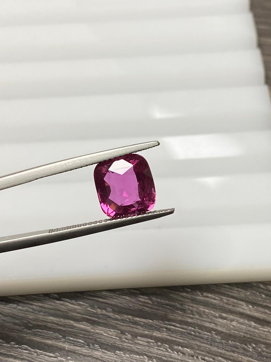 JesimaBeevi's tweet photo. Pink Sapphire 
Heated
5.22 Cts
Bellorophon Certified 
Origin: Madagascar 

Contact MBJ
WhatsApp: +66 82 374 9580

#pinksapphire #sapphire #natural #RealGemstones #gemstones #LuxuryGemstones #bangkok https://t.co/aktfU7uRoz