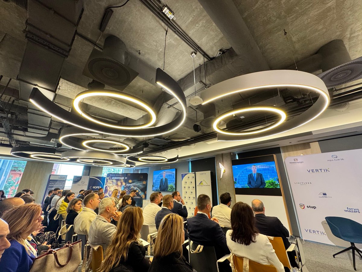 yannistsakiris1's tweet photo. Honoured to address this year’s @IPO event in Bucharest 🇷🇴 a city that embodies the energy, talent &amp; innovation of Central and Eastern Europe.Europe’s future competitiveness depends on deep, integrated capital markets and the @EIB stands ready to help make that a reality. https://t.co/oJ4UJk8ThD