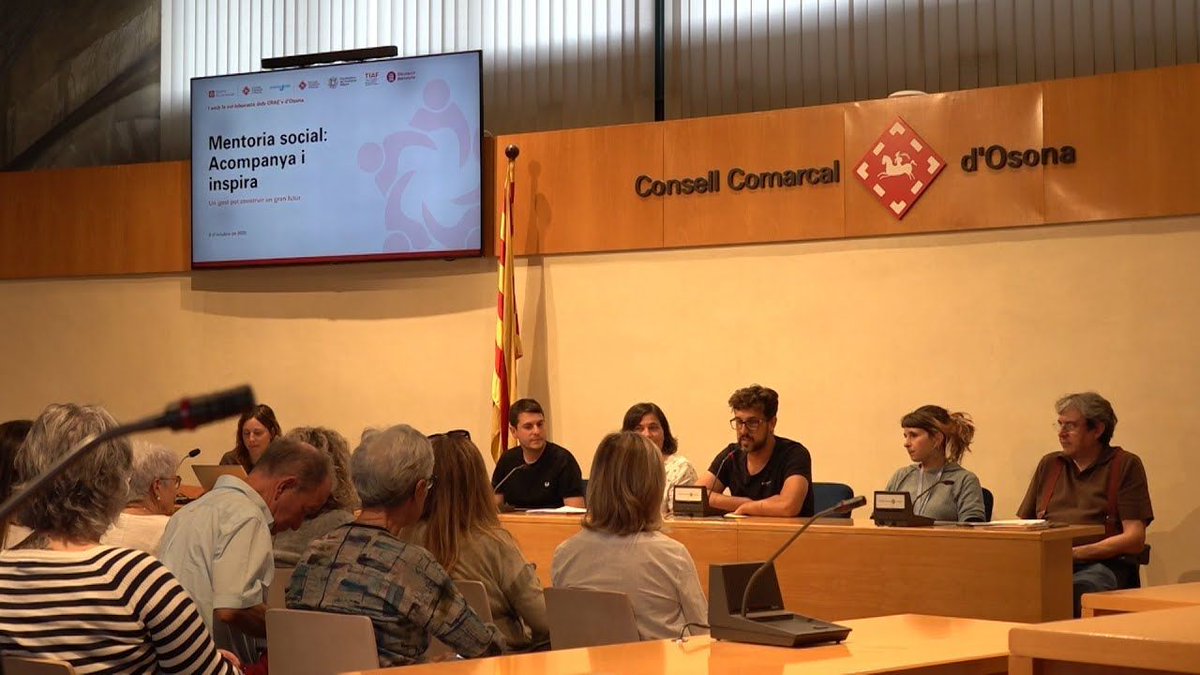 Canal Taronja Osona, Moianès i Lluçanès (@taronjatv) on Twitter photo L'Àrea de Joventut del <a href="/ConsellOsona/">Consell Comarcal d’Osona</a> ha creat una prova pilot per acompanyar a joves en situació de risc d'exclusió social que viuen als centres tutelats que hi ha a la comarca
canaltaronja.cat/osona/osona-ti… L'Àrea de Joventut del <a href="/ConsellOsona/">Consell Comarcal d’Osona</a> ha creat una prova pilot per acompanyar a joves en situació de risc d'exclusió social que viuen als centres tutelats que hi ha a la comarca
canaltaronja.cat/osona/osona-ti…