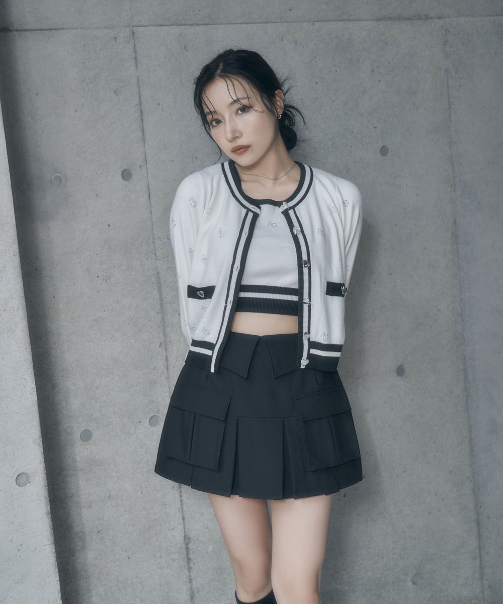 andgeebee's tweet image. ☑︎SALE KNIT

[ ホールカットニットトップス ] 
[ ラインストーンパターンアンサンブルニット ]
[ コルセットデザインニット ]

ONLINE SHOP▶︎ bunnyapartment.com/sale/?brand=an…

#ANDGEEBEE #村瀬紗英