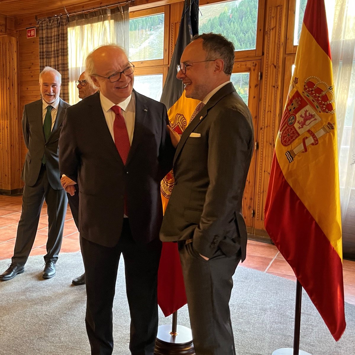 Emb. España Andorra (@embespandorra) on Twitter photo Recepció oficial per la Festa Nacional d'Espanya a Andorra. #12dOctubre 
Gràcies a les autoritats, amics andorrans, per acompanyar-nos en aquesta celebració. <a href="/GovernAndorra/">Govern d'Andorra</a> Recepció oficial per la Festa Nacional d'Espanya a Andorra. #12dOctubre 
Gràcies a les autoritats, amics andorrans, per acompanyar-nos en aquesta celebració. <a href="/GovernAndorra/">Govern d'Andorra</a>